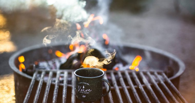 Wanderpause: Outdoor Kaffee an der frischen Luft